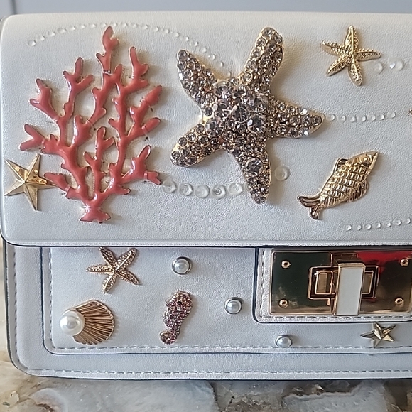 ALDO Sea-Inspired White Clutch - Picture 4 of 9